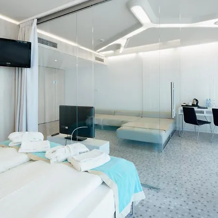 Resort Ultra Marine By Zdrojowa 5*